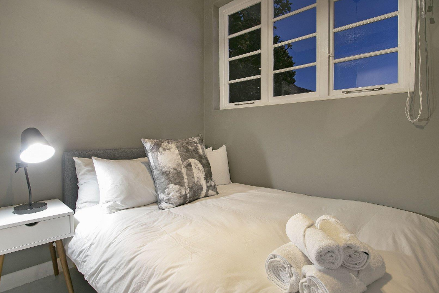 1 Bedroom Property for Sale in Sea Point Western Cape